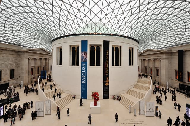 The British Museum المتحف البريطاني