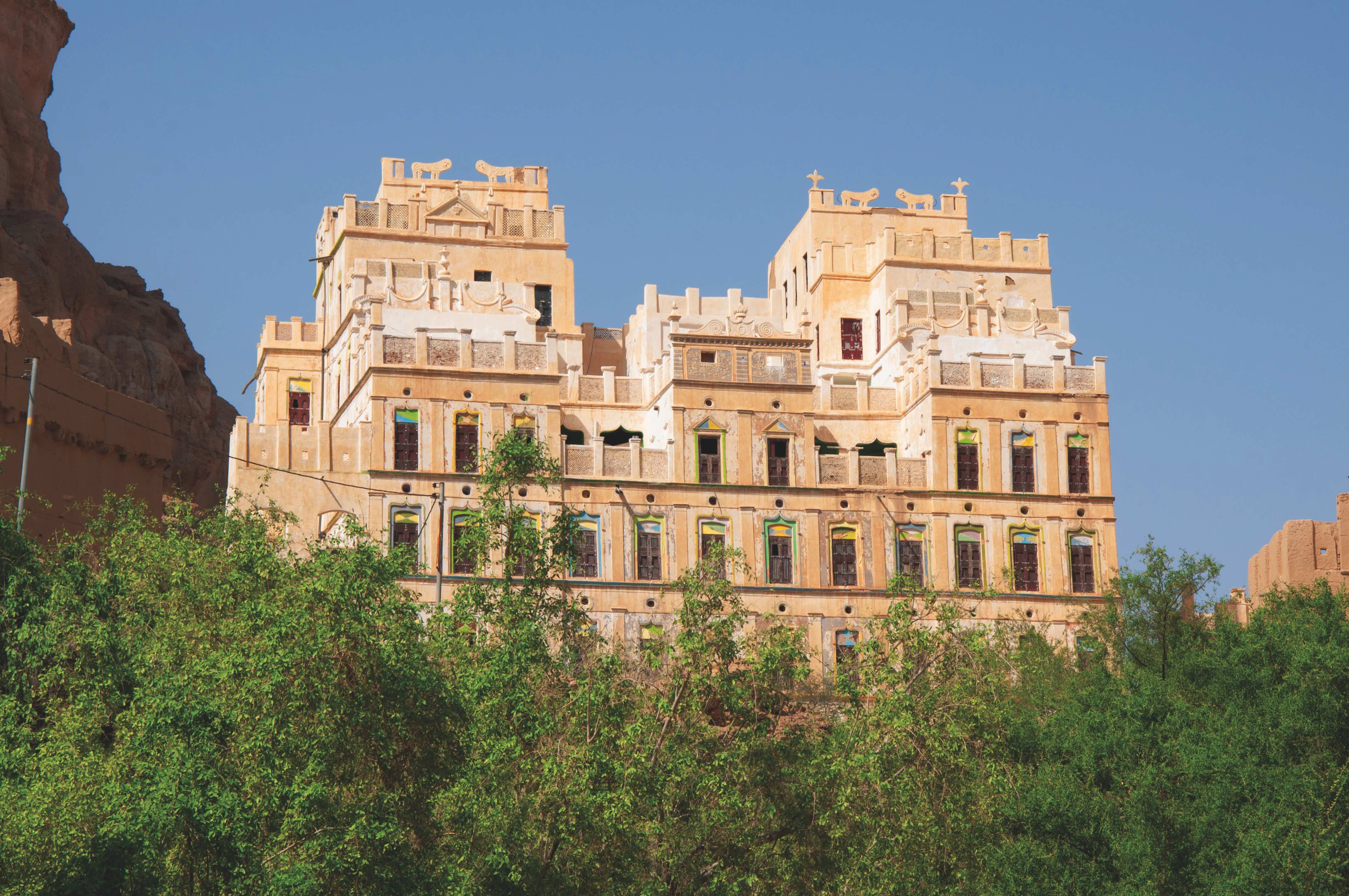 المعمار الطيني لحضرموت: حين يكون التوثيق آخر حصون الذاكرة